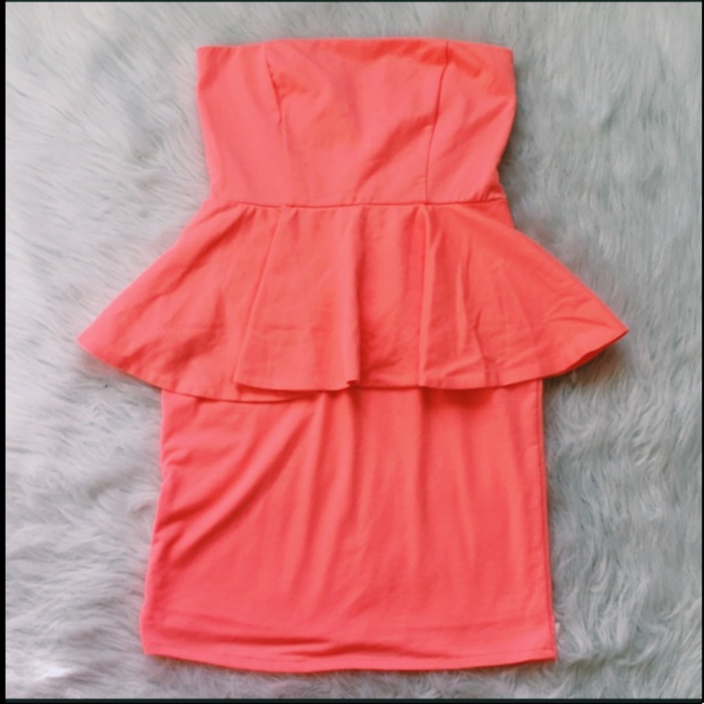 NWOT ZARA STRAPLESS PINK/ CORAL PEPLUM DRESS